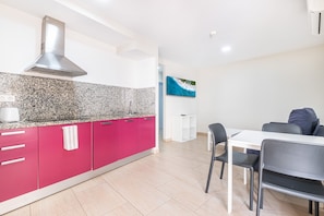 Fridge, microwave, coffee/tea maker, electric kettle