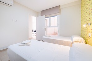 2 slaapkamers, een strijkplank/strijkijzer, gratis wifi, beddengoed
