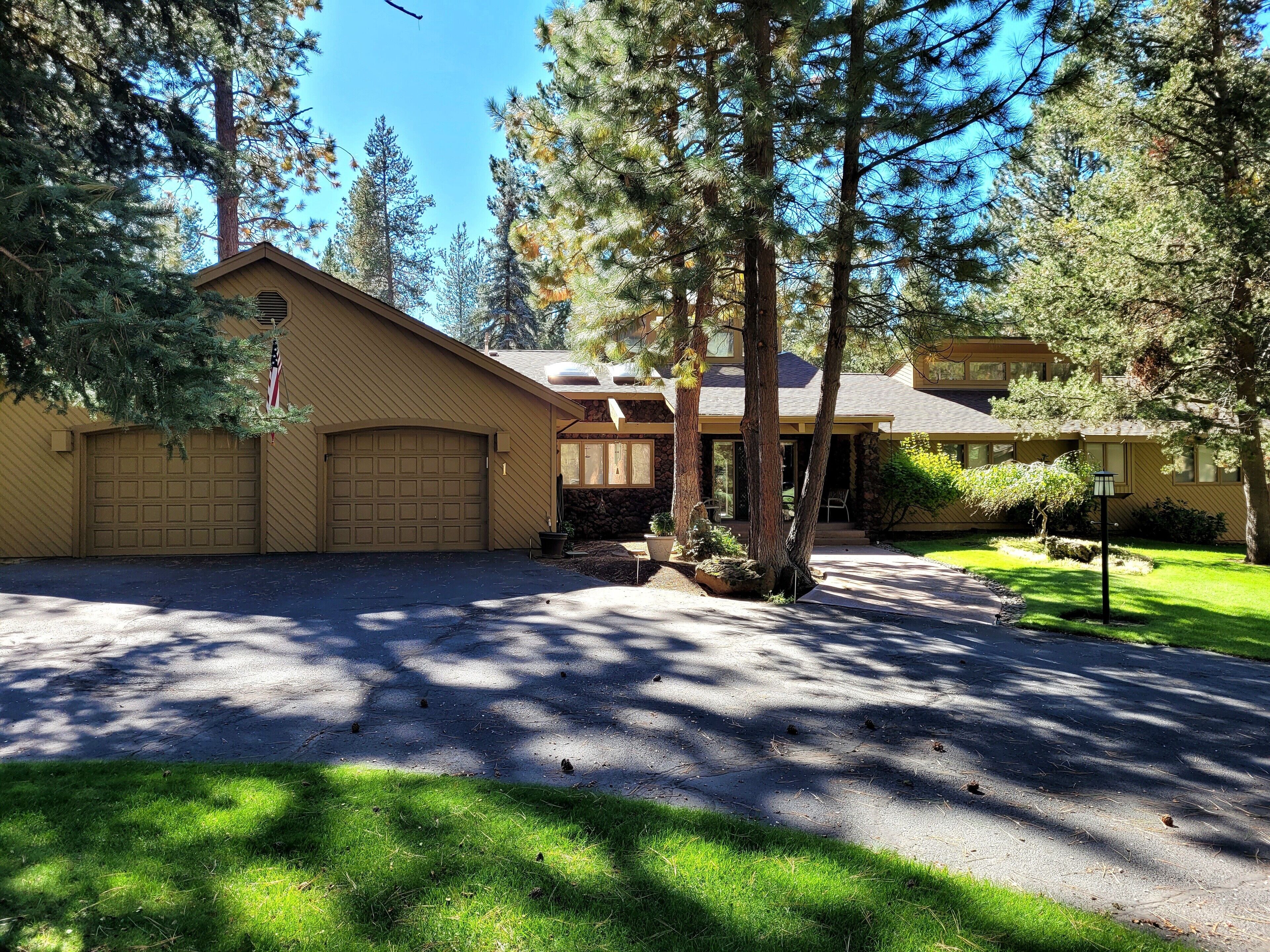1 Squirrel Lane |  3 BR / 2.5 BA, Sleeps 6