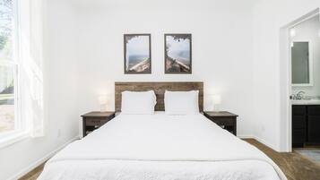 2 bedrooms, iron/ironing board, Internet, bed sheets