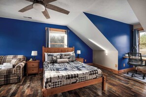 6 quartos, escrivaninha, ferros/tábuas de passar roupa, Wi-Fi