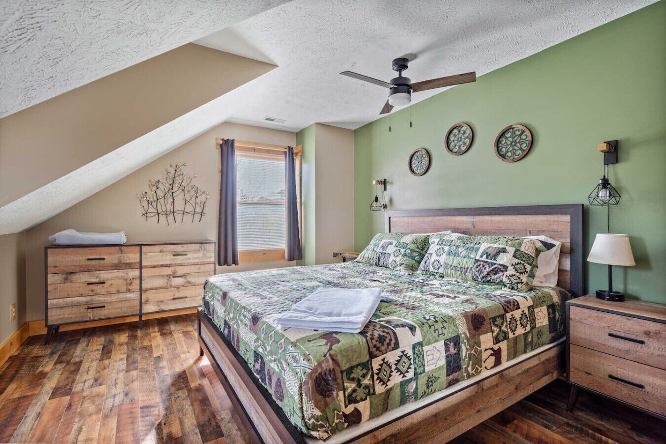 6 chambres, bureau, fer et planche à repasser, Wi-Fi