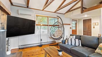 Fernseher, Kamin, Arbeitsbereiche