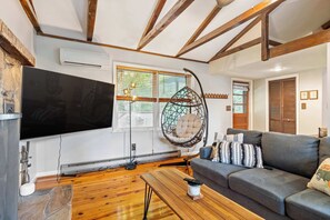 Fernseher, Kamin, Arbeitsbereiche