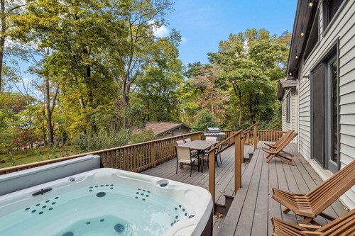 Skyland Hideaway | Mountain Cabin w/ Hot Tub