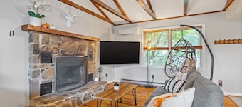 Skyland Hideaway | Mountain Cabin w/ Hot Tub