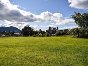 Property grounds - The Old Barn - UK40948 (Auchtermuchty)