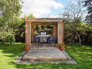 Outdoor dining - The Old Barn - UK40948 (Auchtermuchty)