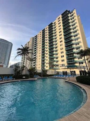 Pool - Cozy Two Bedroom Retreat by the Sea (Hollywood)