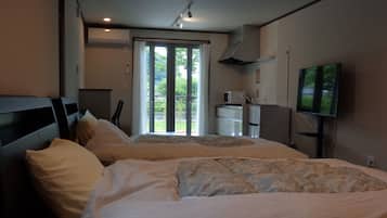 1 bedroom, desk, free WiFi, bed sheets