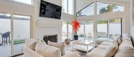 TV, fireplace, offices