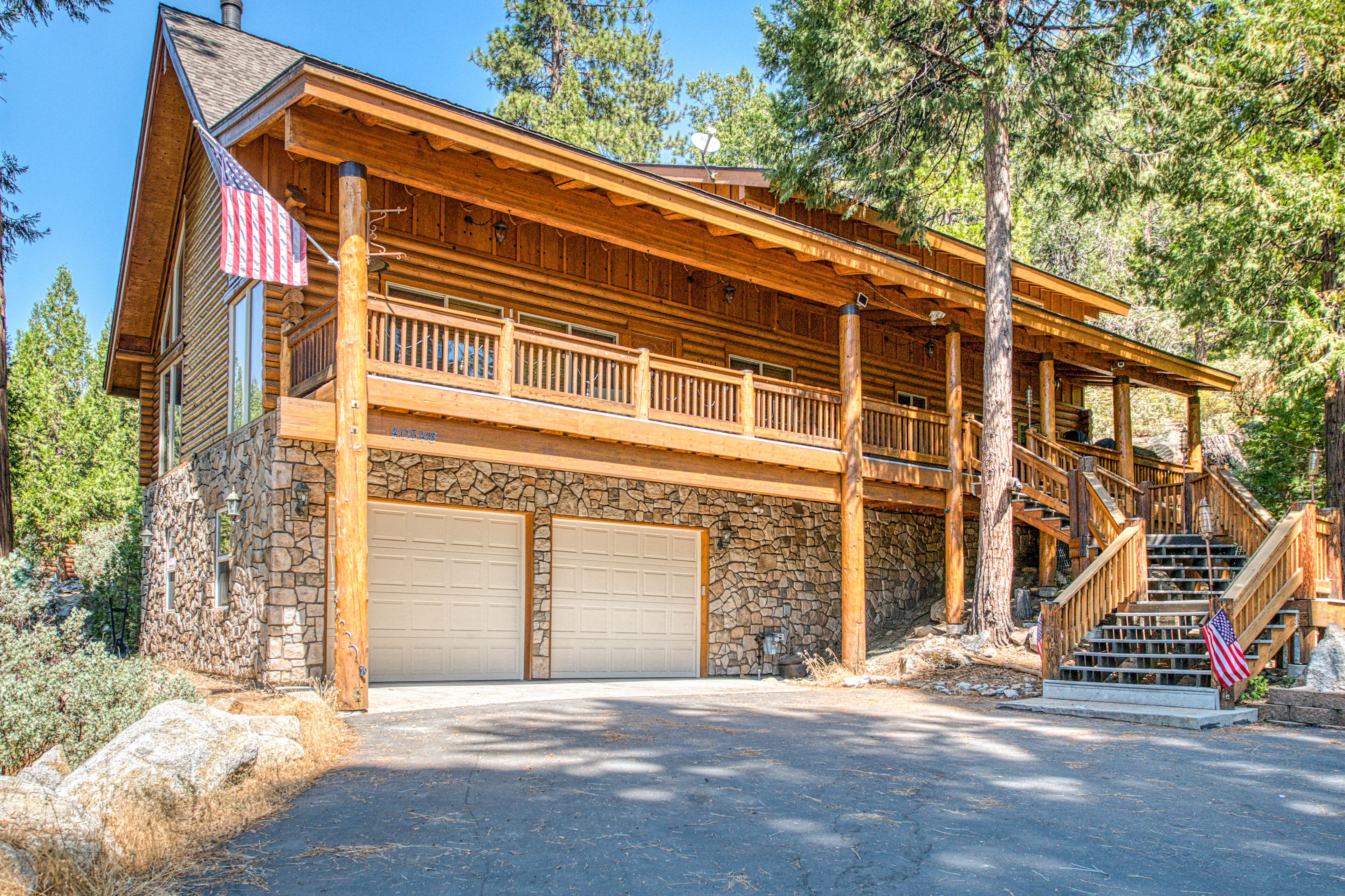 Charming home with mountain view, fireplace, patio, & washer/dryer