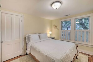3 chambres, fer et planche à repasser, Wi-Fi, draps fournis