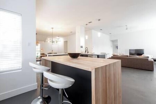 Interior - Sophisticated Minimalist Modern Home w/pool & spa (The Colony)