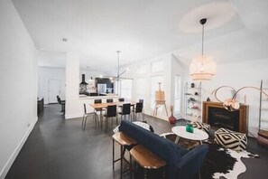 Interior - Sophisticated Minimalist Modern Home w/pool & spa (The Colony)