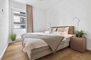 2 室のベッドルーム、アイロン / アイロン台、WiFi (無料)