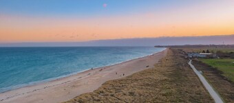 "Ocean Storm" Baltic Sea vacation with 3 minutes walk to the beach, fireplace, dog & sea view