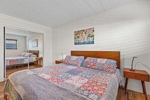 2 bedrooms, iron/ironing board, free WiFi, bed sheets