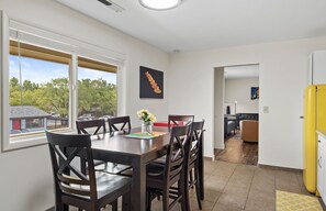 Dining - Lovable Loft w/AC, Large Balcony, King Beds, W/D, Garage, 3 Smart TVs, Fast WiFi (Flagstaff)
