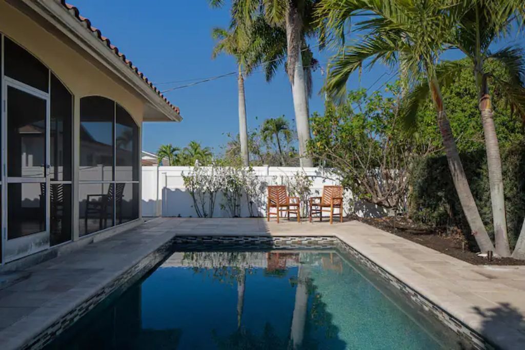 Modern Remodeled Naples Home w/Private Pool& Bikes