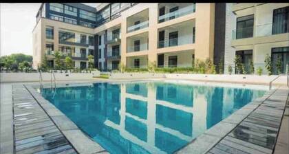 Spacious Luxury Apartment at Embassy Gardens.