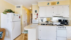 Fridge, microwave
