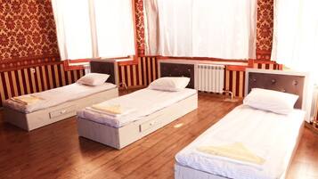 2 عدّة غرف نوم وخدمة الإنترنت