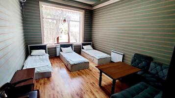 2 عدّة غرف نوم وخدمة الإنترنت