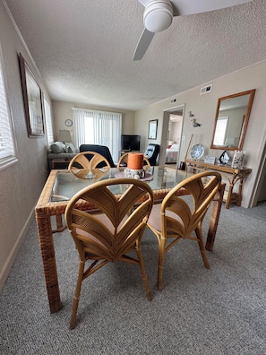 Dining - Corner Oceanfront 2BR – Elevated Balcony Views - Cherry Grove - Beachmaster 107 (North Myrtle Beach)