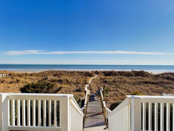 Property grounds - Casa Mia | Oceanfront 6BR Home • Sleeps 24 • Cherry Grove (North Myrtle Beach)