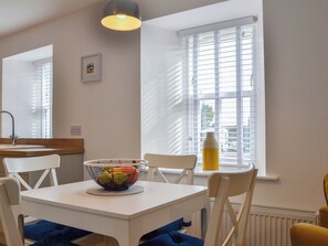 Dining - 2 bedroom accommodation in Johnshaven (Johnshaven)