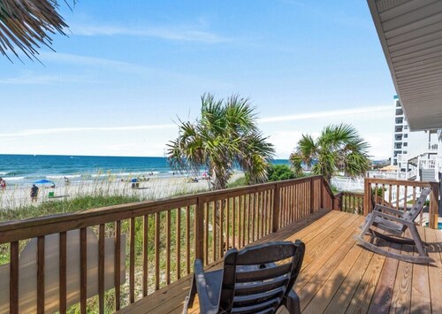 Oceanfront 5BR Home • Back Deck on the Beach • Cherry Grove • Momma’s Gift