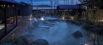 Entire building A stylish and comfortable gatewa / Tamano Okayama