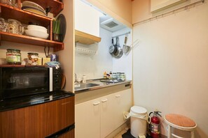 雪櫃、微波爐、爐具、廚房用具/餐具/器皿