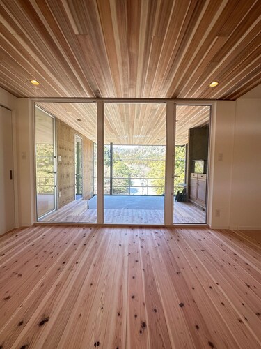 Ayu House ShigaNagahama  BBQ space with a panoramic view of the Takatoki River / Nagahama City Shiga