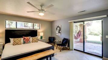 2 bedrooms, desk, iron/ironing board, free WiFi