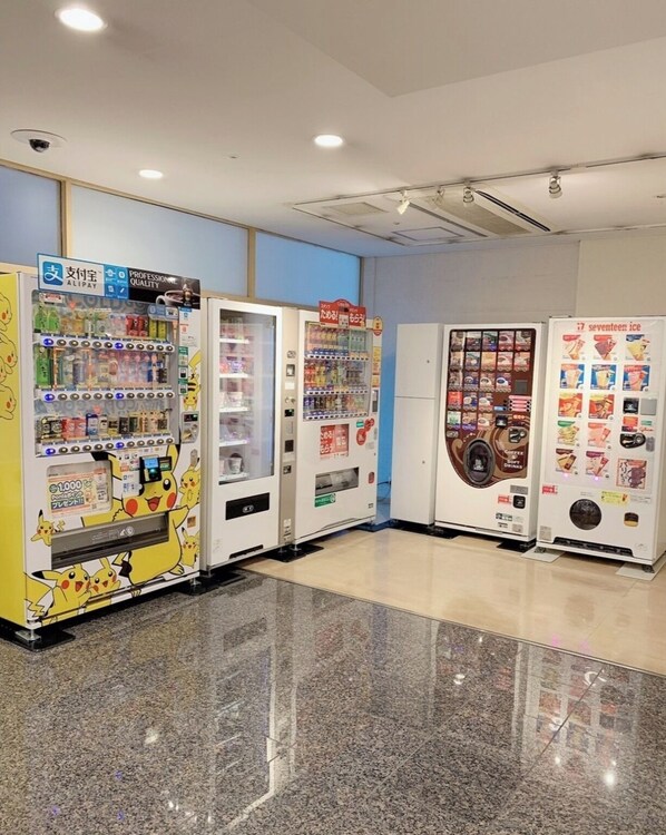 Unclassified image, 1 of 28, button