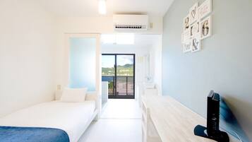 1 bedroom, desk, free WiFi, bed sheets
