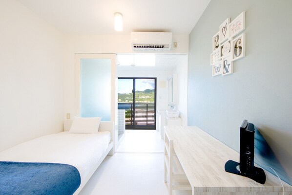 1 bedroom, desk, free WiFi, bed sheets - Single Room Ocean View Room only plan Sesokoji / Kunigami-gun Okinawa (Kunigami-gun)