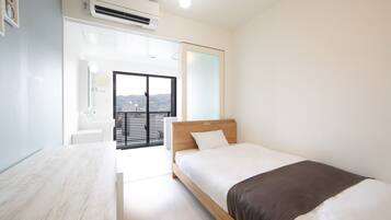 1 bedroom, desk, free WiFi, bed sheets