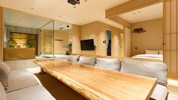 3 bedrooms, iron/ironing board, internet, bed sheets