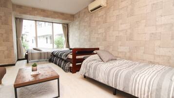 1 bedroom, desk, iron/ironing board, WiFi (free)