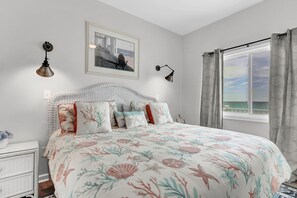 4 bedrooms, desk, iron/ironing board, free WiFi