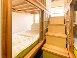 1 bedroom, desk, free WiFi, bed sheets