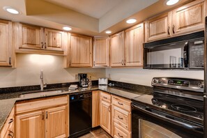 Condo, Multiple Beds (Westwind 306 2BD 2BA condo) | Private kitchen - Westwind 306 2BD 2BA Condo (Vail)