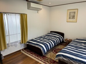 2 quartos, escrivaninha, Wi-Fi de cortesia, roupa de cama