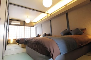 2 chambres, bureau, fer et planche à repasser, accès au Wi-Fi (inclus)