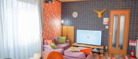 TV, Netflix, streaming services