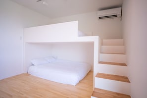 1 habitación y ropa de cama