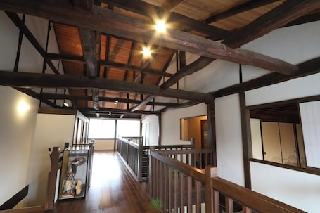 Interior. Big loghouse Near rafting and hot springs Lets e - Big log house / Chichibu-gun Saitama
